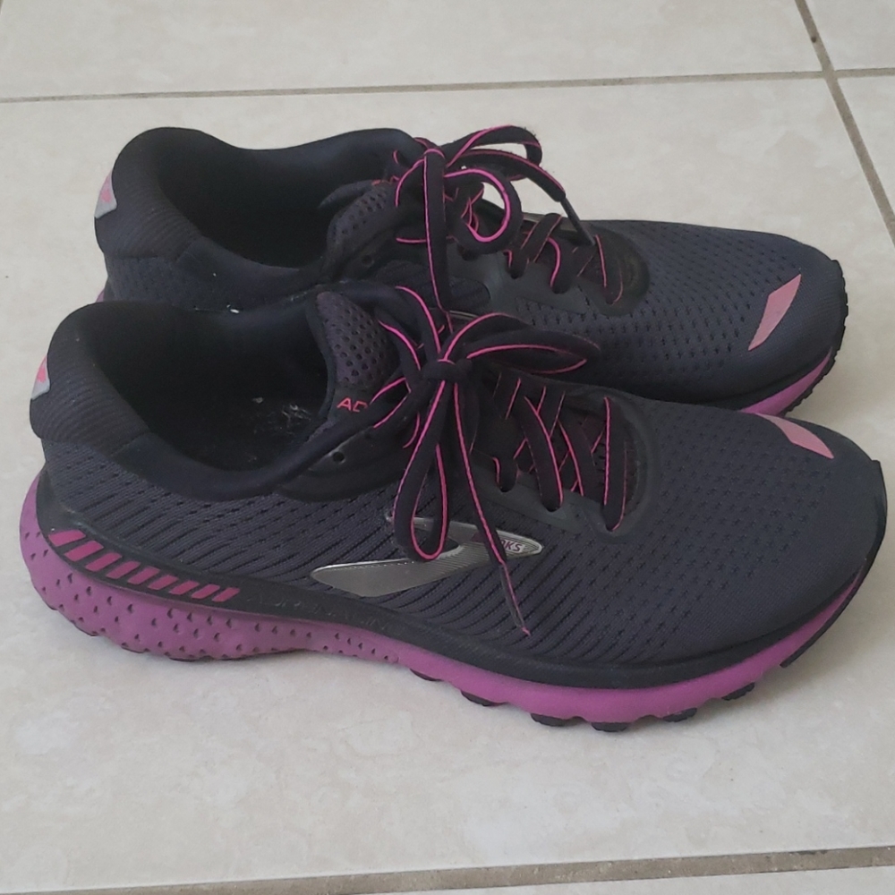 Brooks Adrenaline GTS 20 Size 8